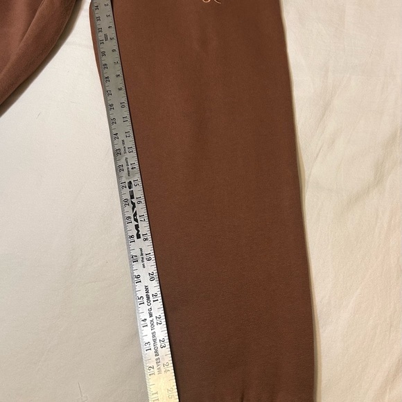 CROCS Carrots by Anwar Embroidered Joggers Size Small Grey - Picture 9 of 11